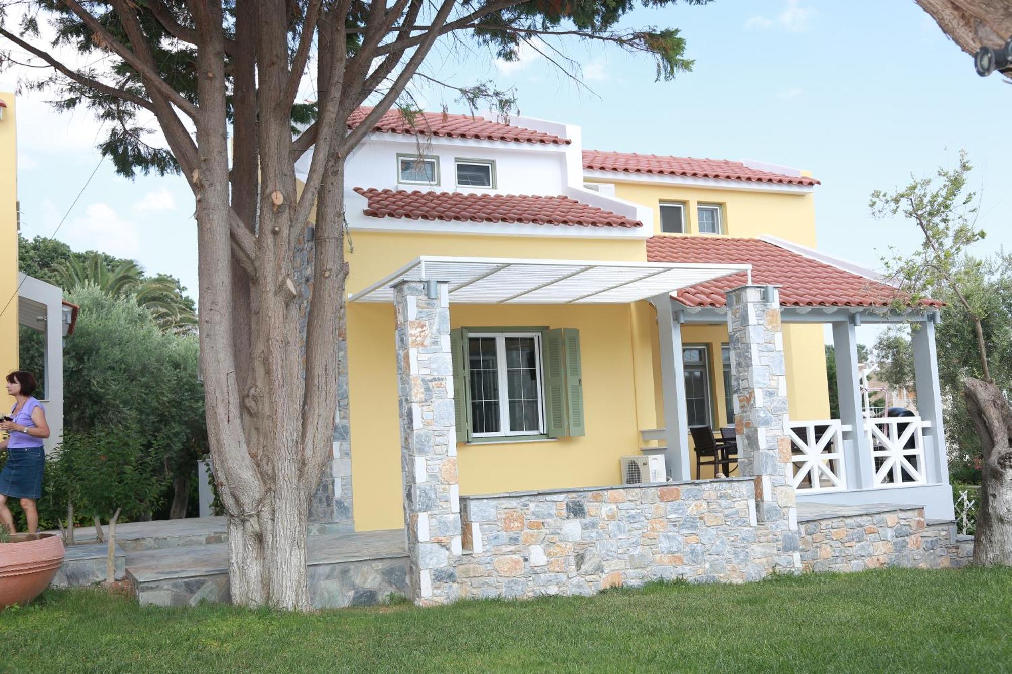 Sea Sun Aparthotel Plomari Стая снимка